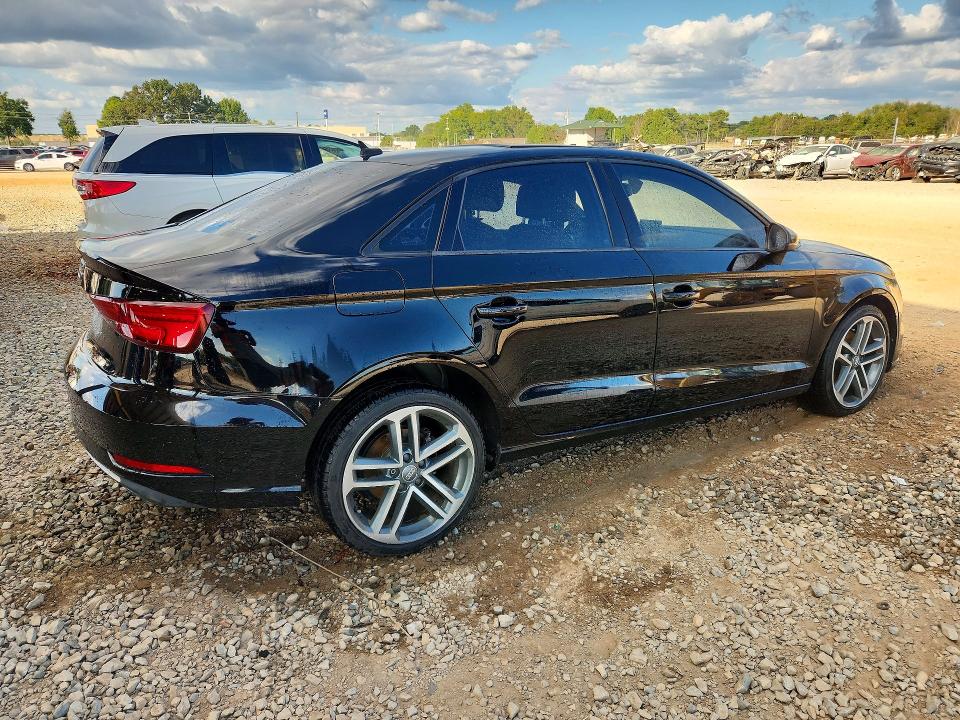 Снимка 3 от търг – 2018 AUDI A3 с VIN WAUAUGFF8J1071128