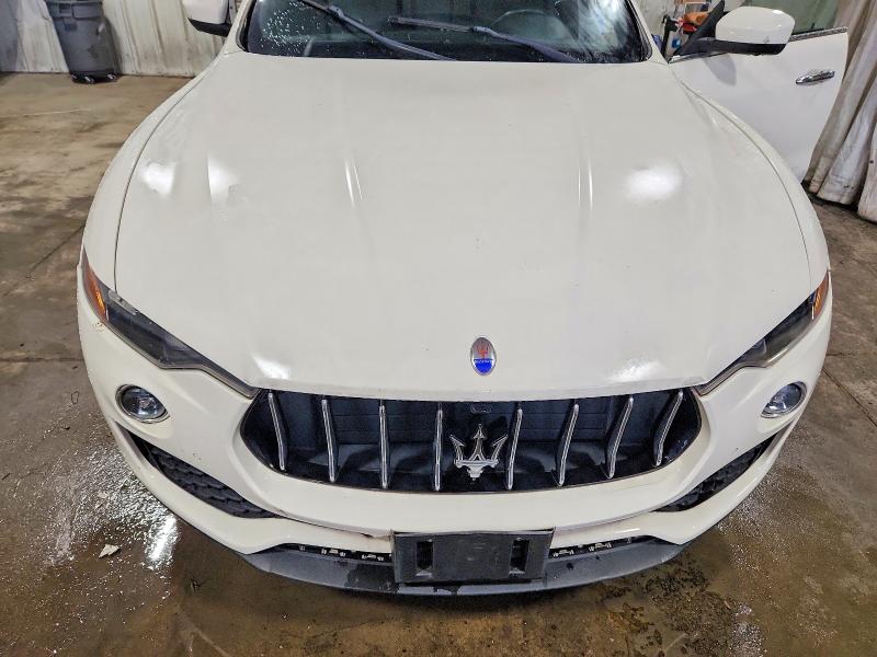 Photo 12 from auction – 2017 MASERATI LEVANTE with VIN ZN661YUA0HX262918
