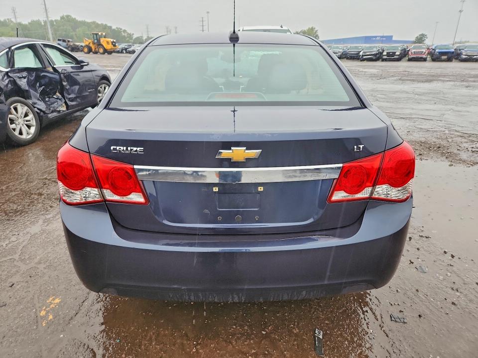 Photo 6 from auction – 2015 CHEVROLET CRUZE with VIN 1G1PC5SB5F7181557