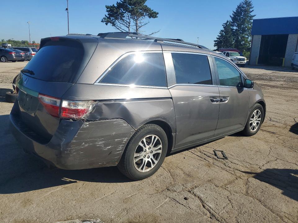 Photo 3 from auction – 2013 HONDA ODYSSEY with VIN 5FNRL5H67DB002047