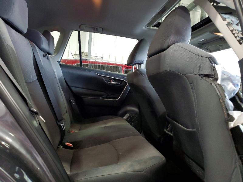 Photo 11 from auction – 2019 TOYOTA RAV4 with VIN 2T3P1RFV2KC003324