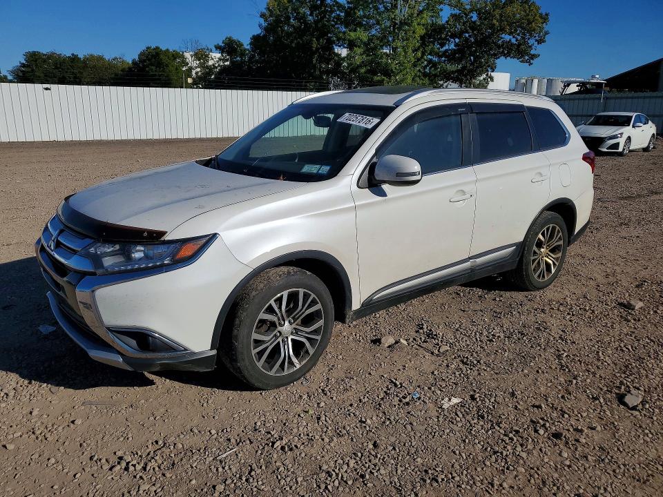 MITSUBISHI OUTLANDER 2017 with VIN JA4AZ3A39HZ057593 - Photo from auction