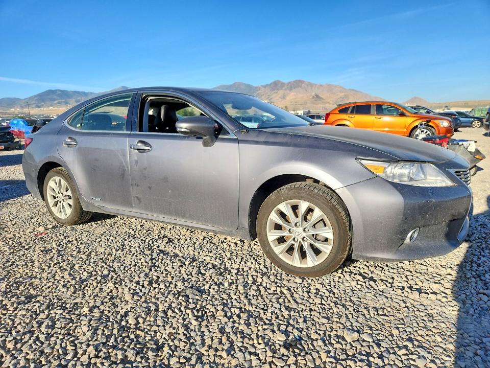 Photo 4 from auction – 2015 LEXUS ES with VIN JTHBW1GG4F2089079