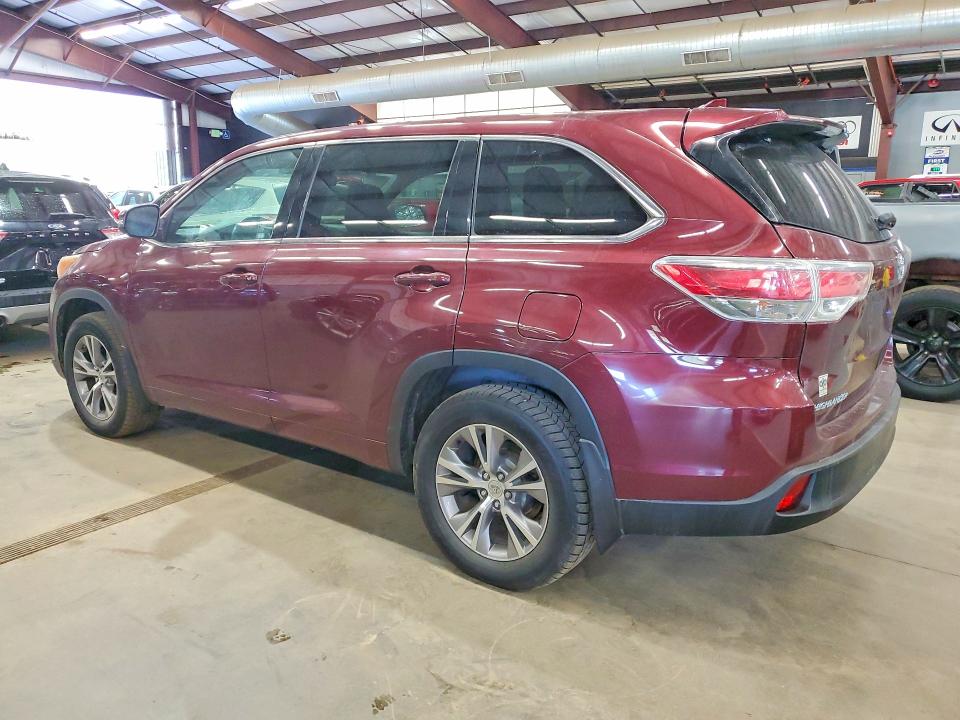 Снимка 2 от търг – 2015 TOYOTA HIGHLANDER с VIN 5TDBKRFH8FS194321