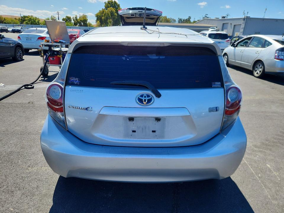 Photo 6 from auction – 2014 TOYOTA PRIUS C with VIN JTDKDTB37E1062311