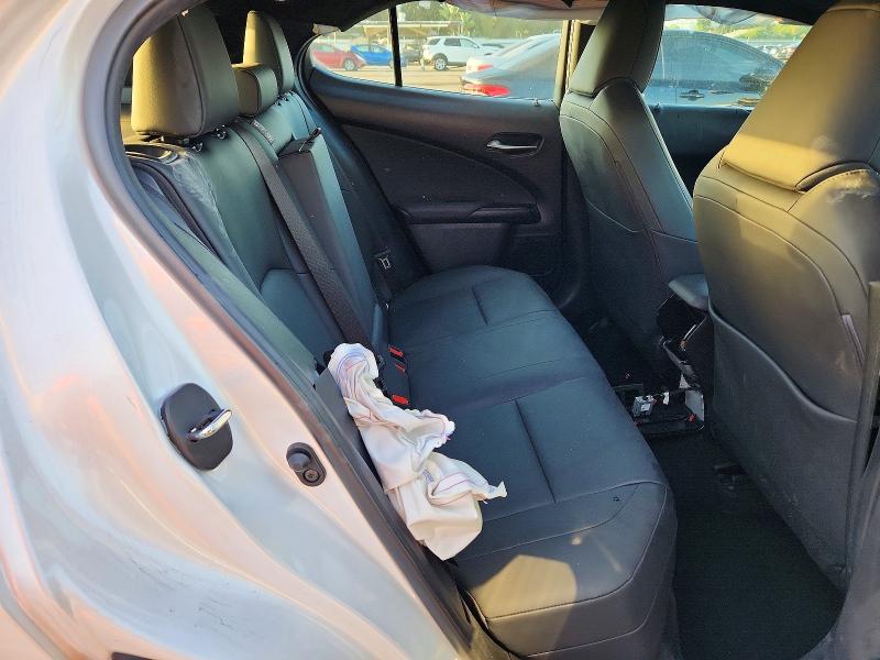 Photo 11 from auction – 2021 LEXUS UX with VIN JTHX3JBH6M2040378