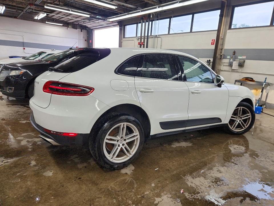 Photo 3 from auction – 2018 PORSCHE MACAN with VIN WP1AA2A55JLB19250