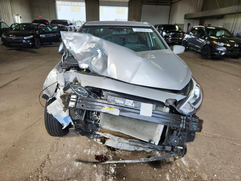 Снимка 5 от търг – 2016 HYUNDAI ACCENT с VIN KMHCT4AE9GU055387