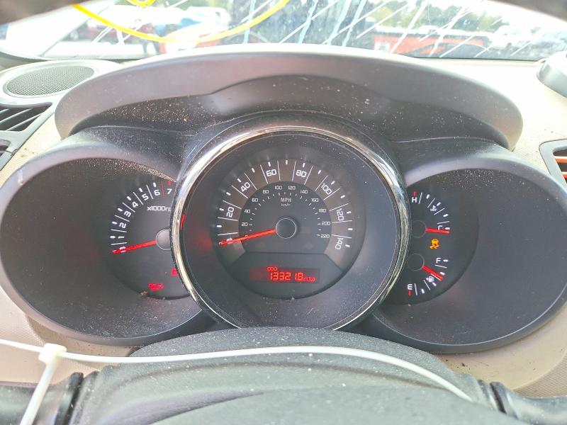 Снимка 9 от търг – 2011 KIA SOUL с VIN KNDJT2A2XB7730211