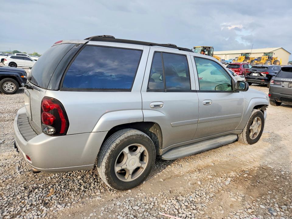 Photo 3 from auction – 2006 CHEVROLET TRAILBLAZER with VIN 1GNDT13S862178500