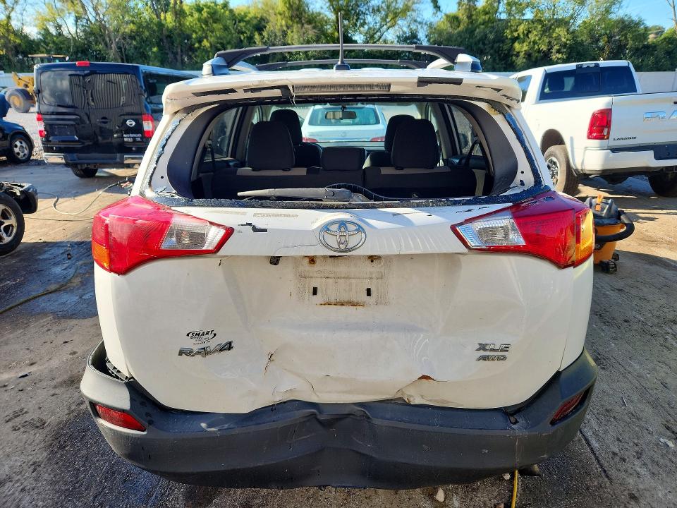 Photo 6 from auction – 2014 TOYOTA RAV4 with VIN 2T3RFREV4EW202941