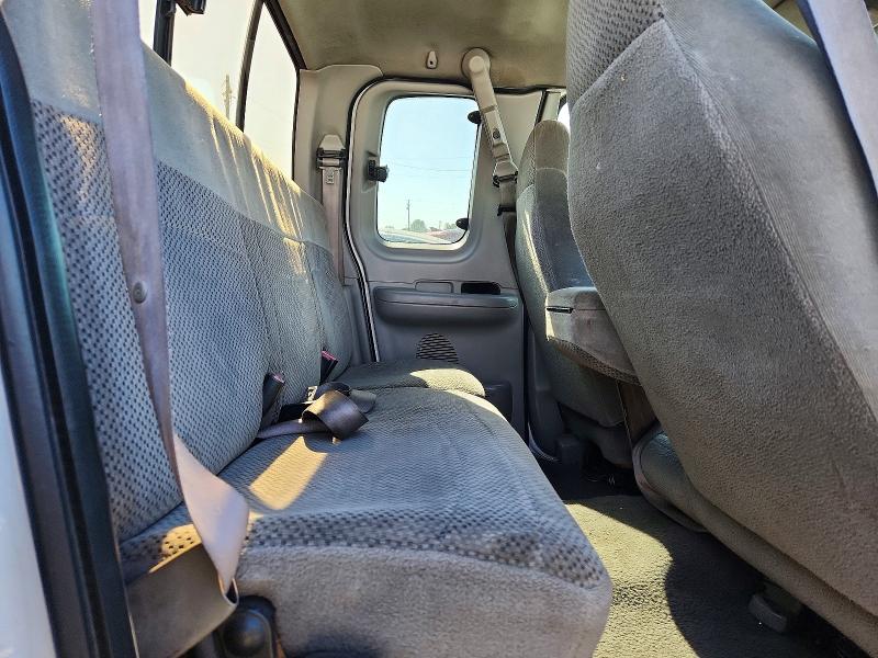 Photo 10 from auction – 2000 FORD F150 with VIN 1FTRX17L0YKA27272