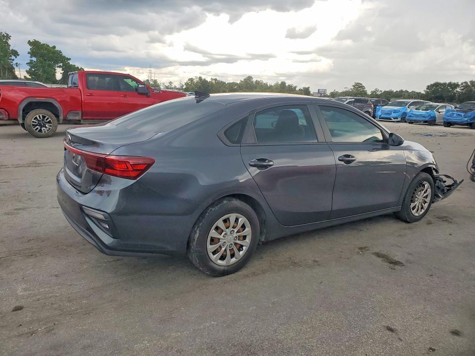 Photo 3 from auction – 2020 KIA FORTE with VIN 3KPF24AD0LE255076