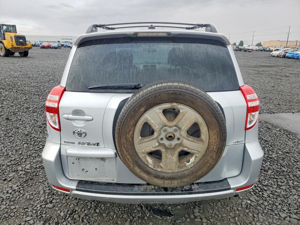 Photo 6 from auction – 2009 TOYOTA RAV4 with VIN JTMBF33V49D010665