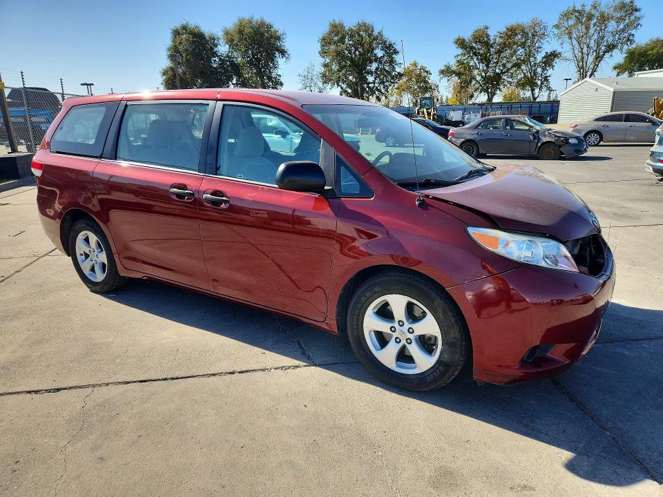 Photo 4 from auction – 2013 TOYOTA SIENNA with VIN 5TDZK3DC9DS404778
