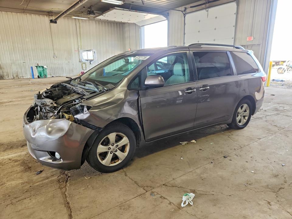 TOYOTA SIENNA 2015 with VIN 5TDDK3DC5FS104782 - Photo from auction