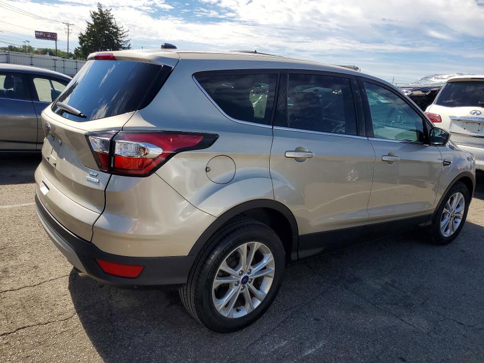 Photo 3 from auction – 2017 FORD ESCAPE with VIN 1FMCU0GD5HUA78686