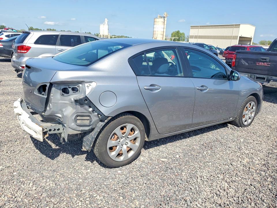 Фото 3 с аукциона – 2011 MAZDA 3 с VIN JM1BL1UF8B1494660