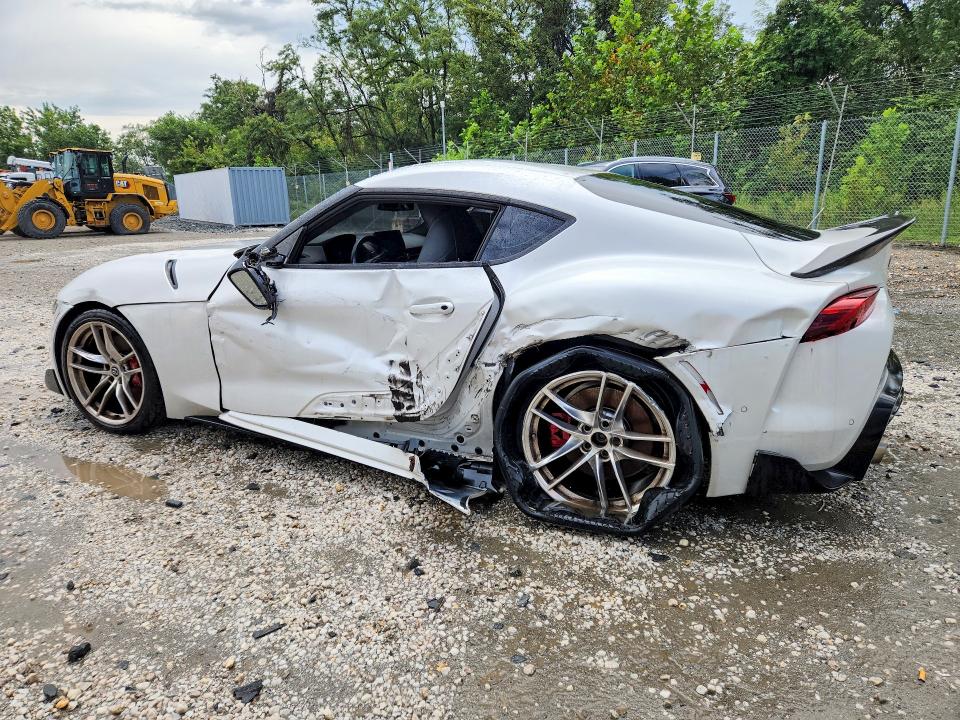 Photo 2 from auction – 2022 TOYOTA GR SUPRA with VIN WZ1DB0C09NW050134