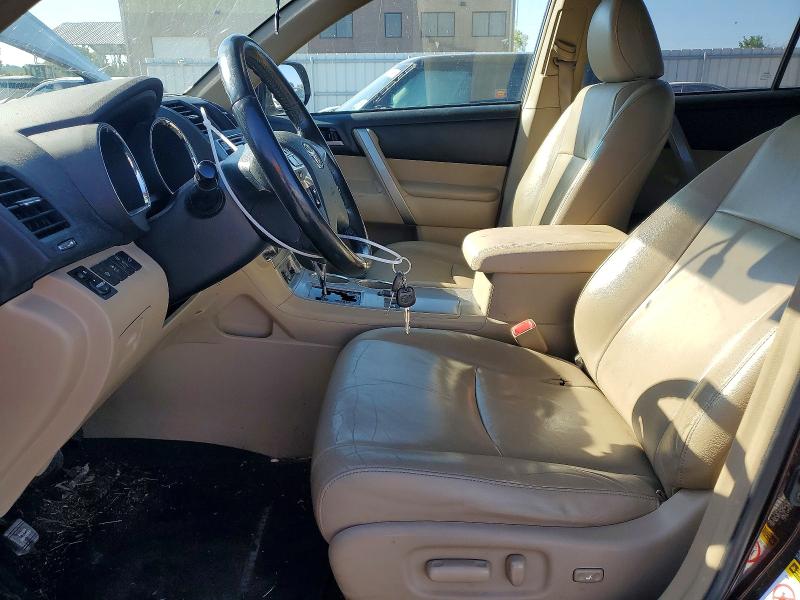 Фото 7 с аукциона – 2013 TOYOTA HIGHLANDER с VIN 5TDBK3EH7DS226798
