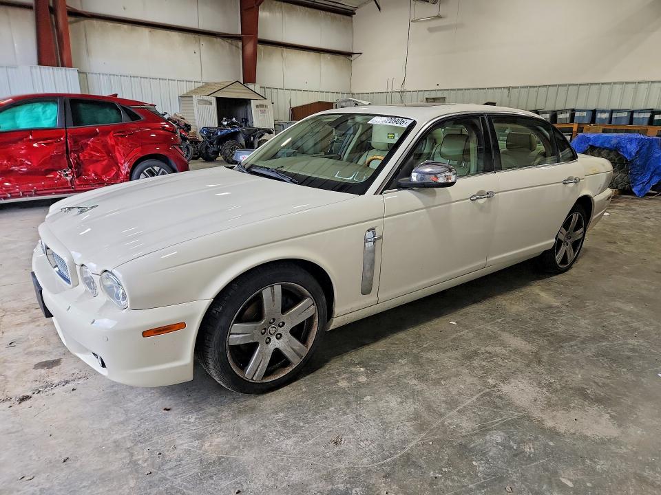 2009 JAGUAR XJ