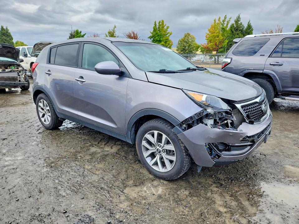 Фото 4 с аукциона – 2016 KIA SPORTAGE с VIN KNDPBCAC2G7875729