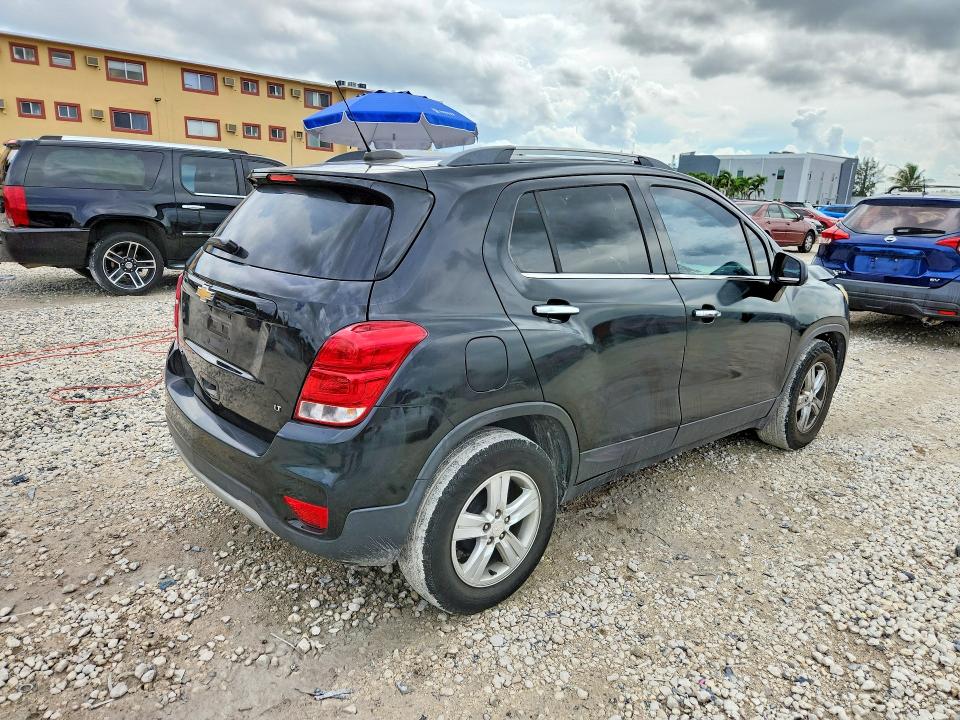 Photo 3 from auction – 2017 CHEVROLET TRAX with VIN 3GNCJLSB8HL190923