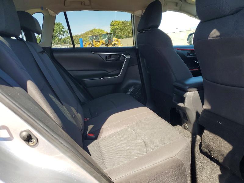 Photo 11 from auction – 2021 TOYOTA RAV4 with VIN 2T3H1RFV1MC111618