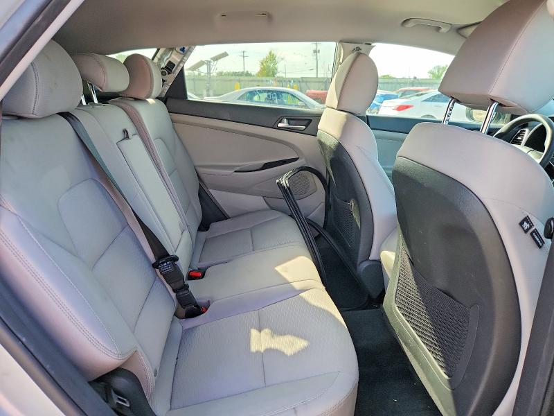 Photo 11 from auction – 2019 HYUNDAI TUCSON with VIN KM8J2CA47KU920040