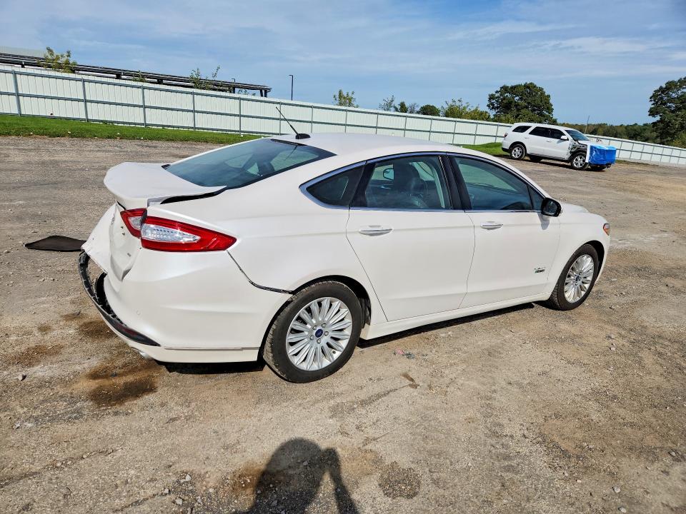 Photo 3 from auction – 2015 FORD FUSION with VIN 3FA6P0PU6FR289902