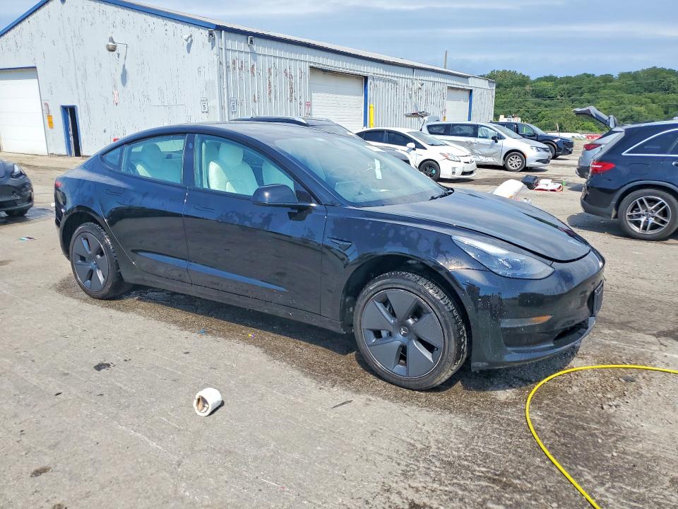 صورة رقم 4 من المزاد - 2021 TESLA MODEL 3 مع VIN 5YJ3E1EA4MF100101