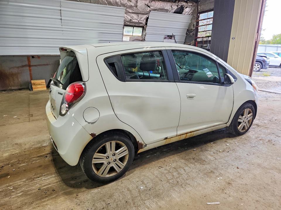 Foto 3 de la subasta – 2014 CHEVROLET SPARK con VIN KL8CB6S97EC407902