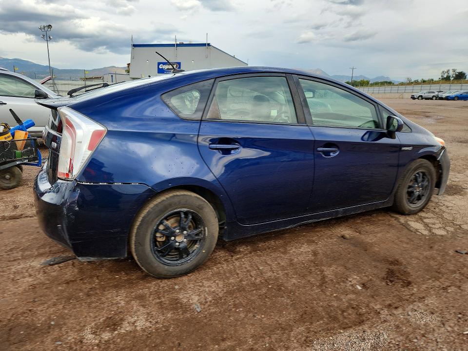 Photo 3 from auction – 2015 TOYOTA PRIUS with VIN JTDKN3DU1F1895915