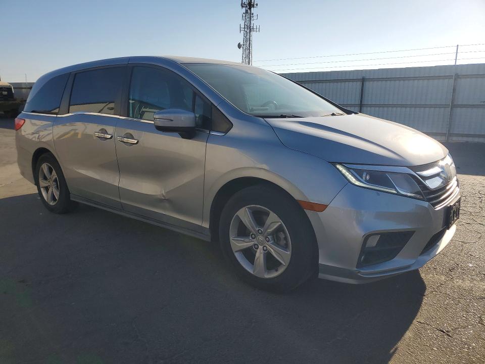 Photo 4 from auction – 2018 HONDA ODYSSEY with VIN 5FNRL6H74JB099895
