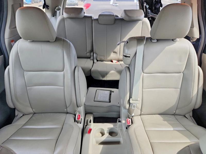 Photo 10 from auction – 2015 TOYOTA SIENNA with VIN 5TDYK3DC3FS640356
