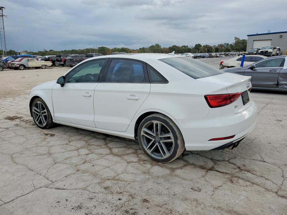 Снимка 2 от търг – 2018 AUDI A3 с VIN WAUAUGFF1J1010977