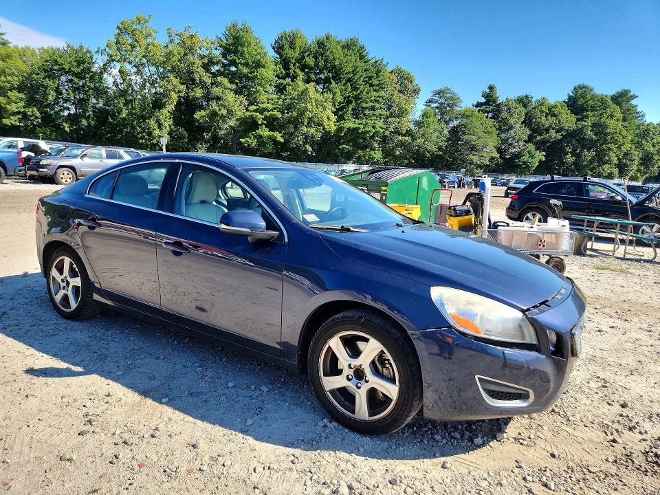 Photo 4 from auction – 2012 VOLVO S60 with VIN YV1622FS0C2081741
