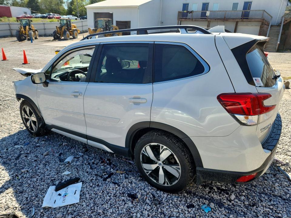 Фото 2 с аукциона – 2020 SUBARU FORESTER с VIN JF2SKAXC1LH580858