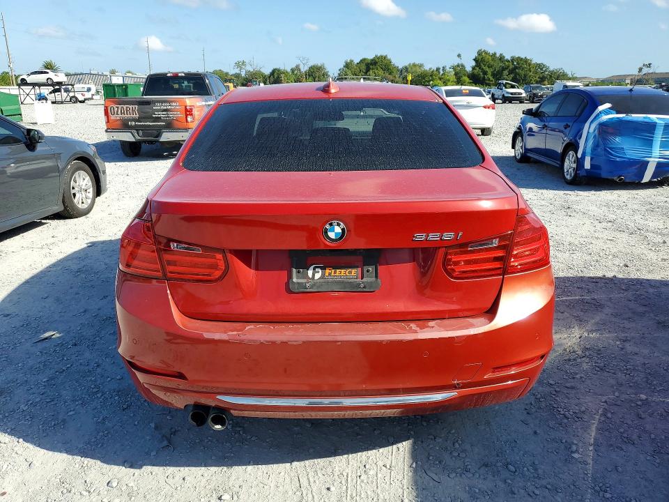 صورة رقم 6 من المزاد - 2013 BMW 328 مع VIN WBA3C1C56DF436952