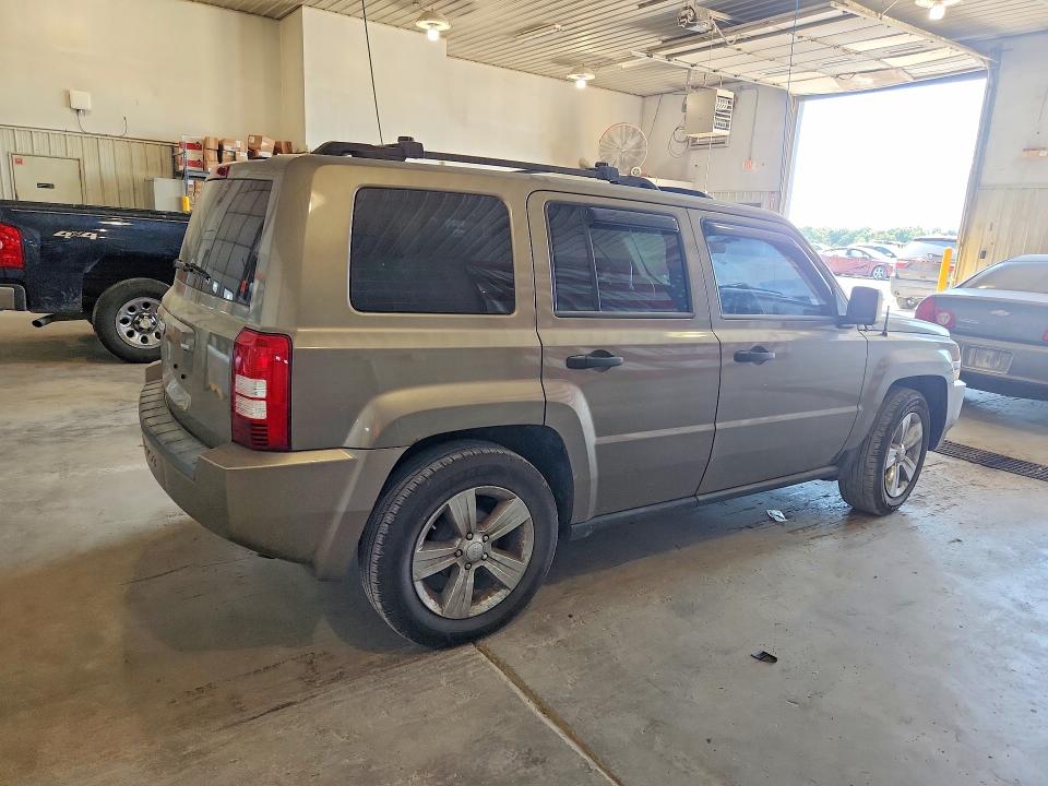 Photo 3 from auction – 2008 JEEP PATRIOT with VIN 1J8FT28068D637327