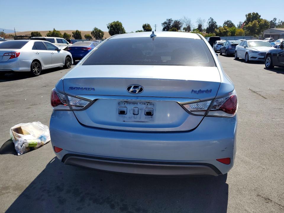 Photo 6 from auction – 2013 HYUNDAI SONATA with VIN KMHEC4A49DA082795