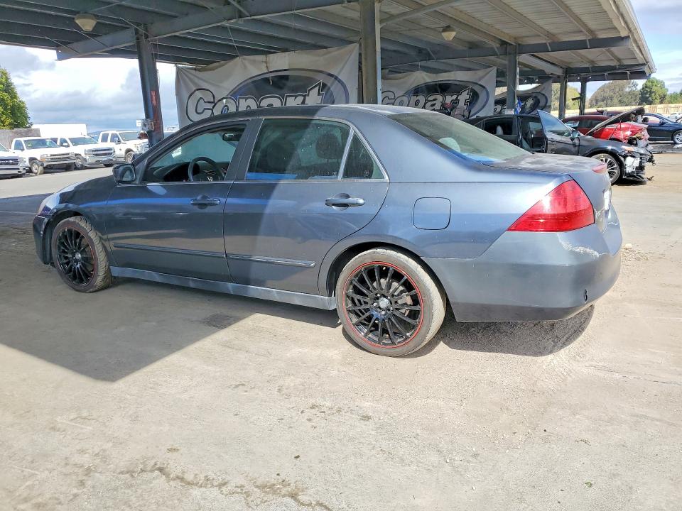 Photo 2 from auction – 2007 HONDA ACCORD with VIN JHMCM56417C023562