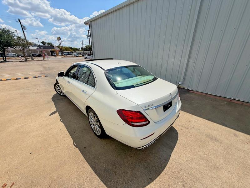 Photo 3 from auction – 2017 MERCEDES-BENZ E with VIN WDDZF4KB0HA203039