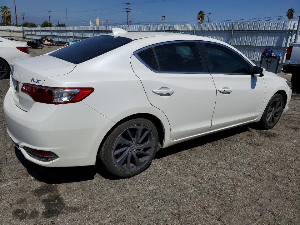 Photo 3 from auction – 2017 ACURA ILX with VIN 19UDE2F79HA010732