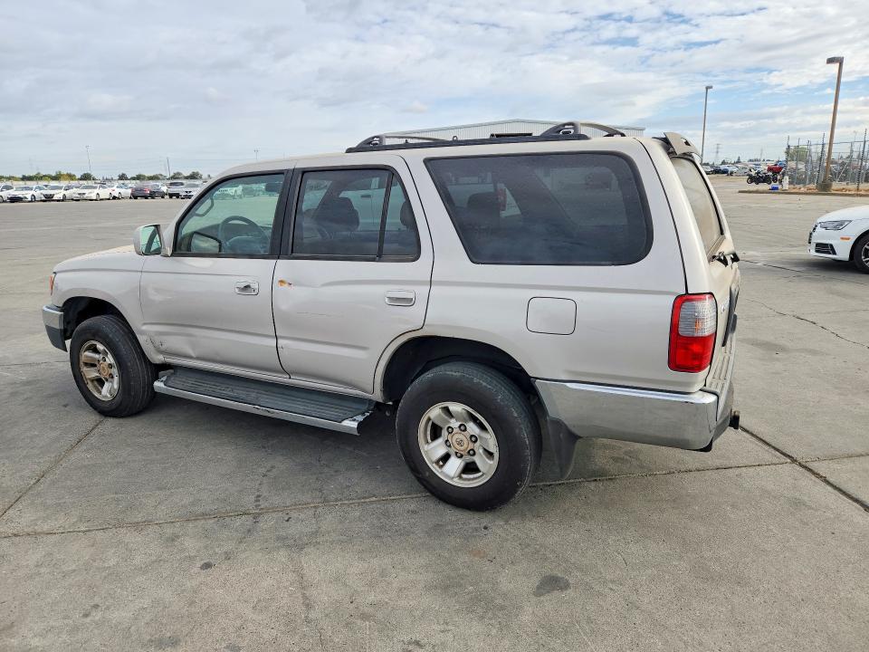Photo 2 from auction – 1999 TOYOTA 4RUNNER with VIN JT3GN86R3X0105912