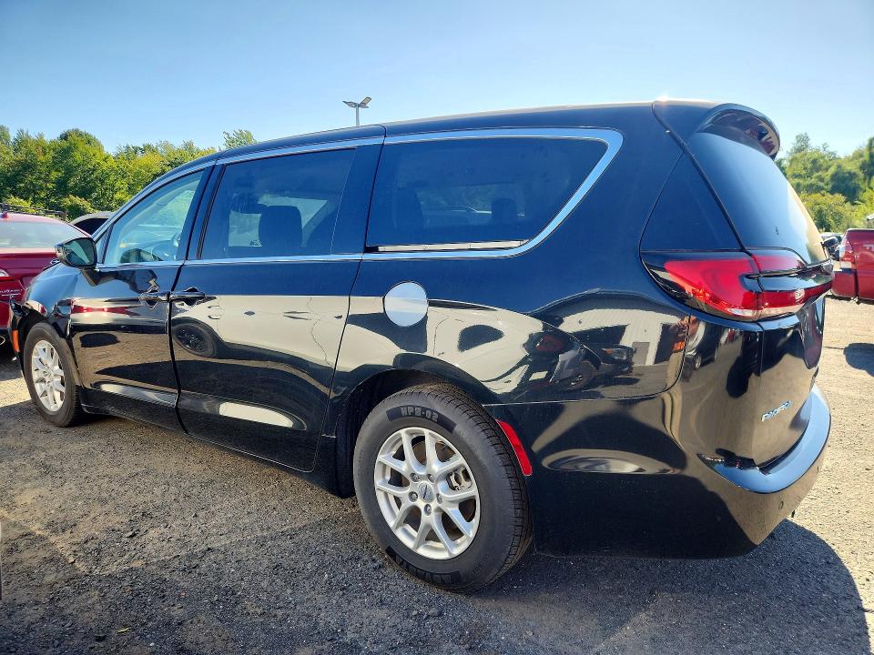 Photo 2 from auction – 2023 CHRYSLER PACIFICA with VIN 2C4RC1BG8PR627530