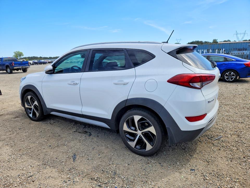 Photo 2 from auction – 2017 HYUNDAI TUCSON with VIN KM8J33A25HU468982