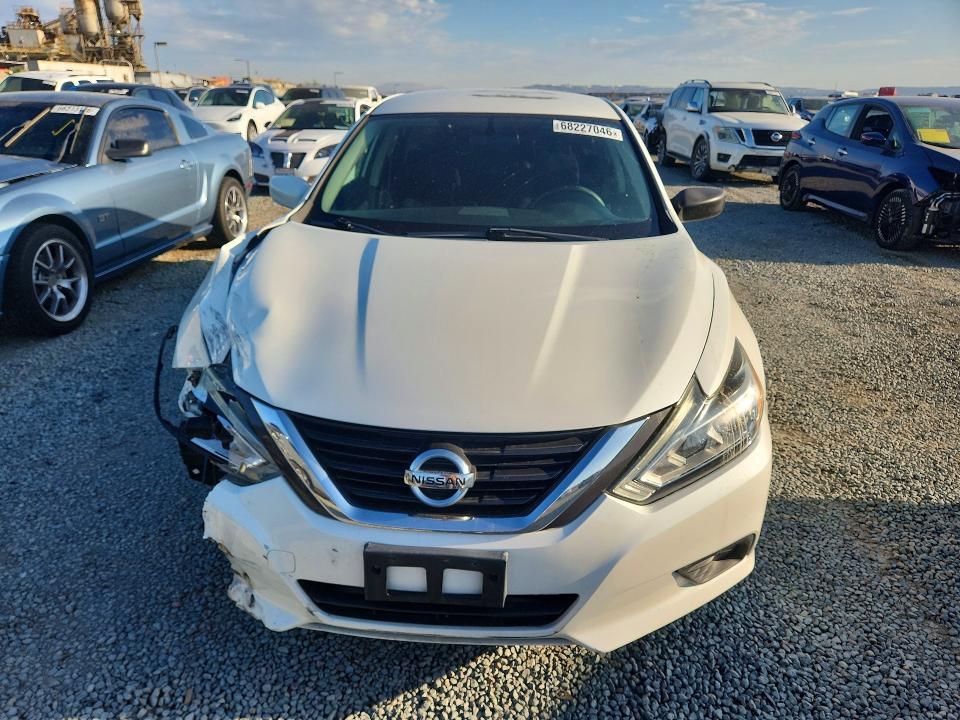 Photo 5 from auction – 2017 NISSAN ALTIMA with VIN 1N4AL3AP4HC124166