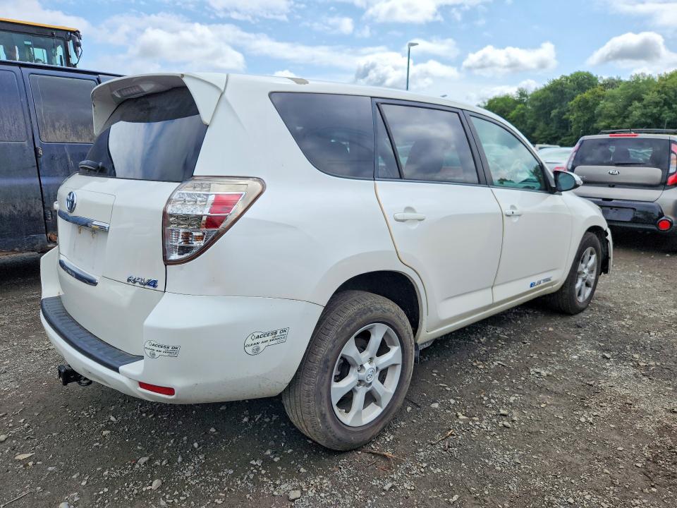 Photo 3 from auction – 2014 TOYOTA RAV4 EV with VIN 2T3YL4DV0EW003068