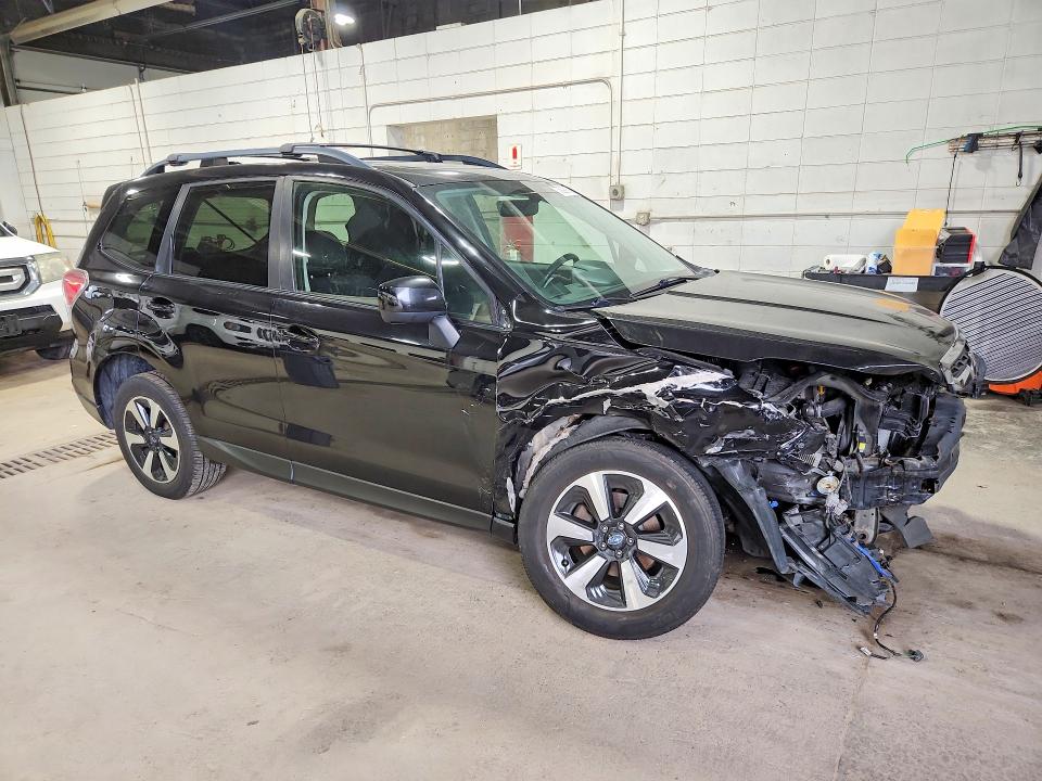Фото 4 с аукциона – 2017 SUBARU FORESTER с VIN JF2SJAEC2HH571504